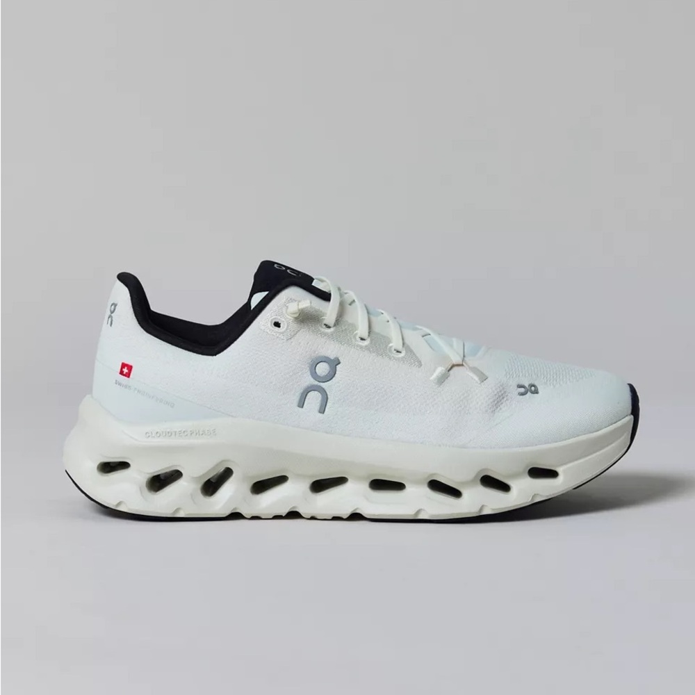 ON Women's Cloud Cloudtilt Running Shoes - Pearl/Ice Zendaya 3WE10052531